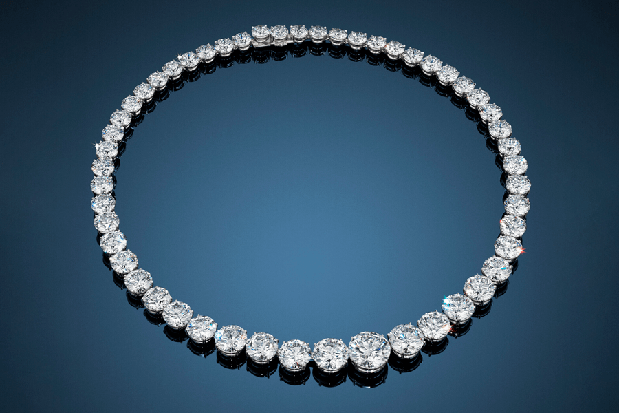 گردنبند الماس خیره کننده در حراجی هنگ کنگ